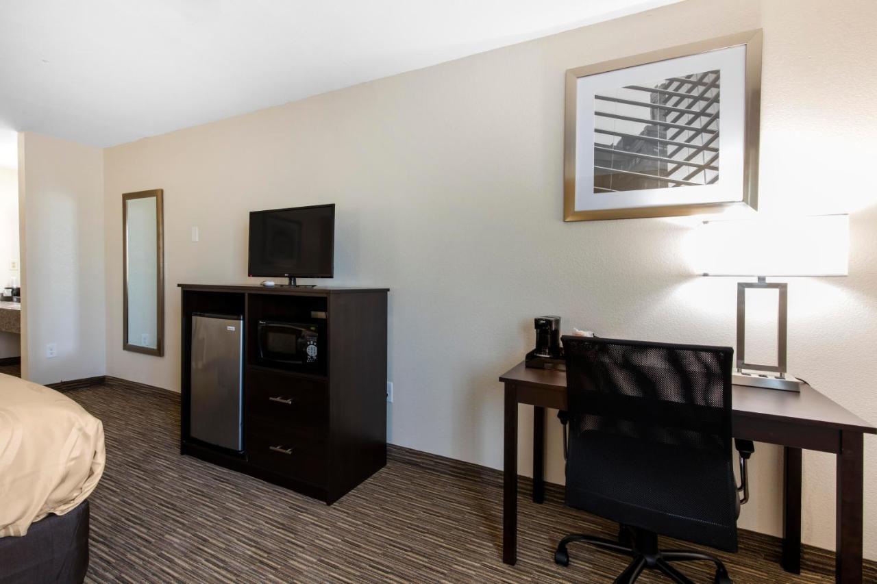 Quality Inn & Suites Metropolis I-24 Exteriör bild