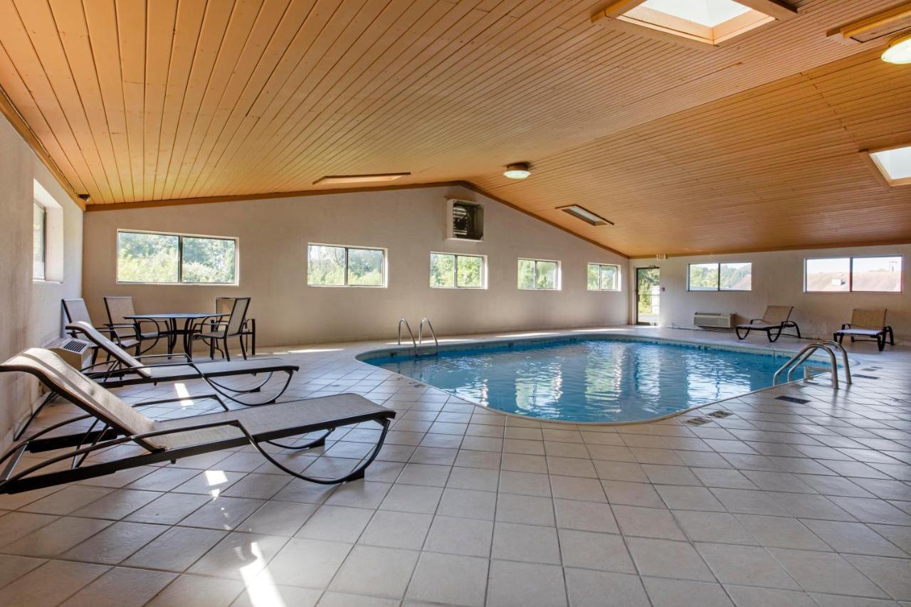 Quality Inn & Suites Metropolis I-24 Exteriör bild