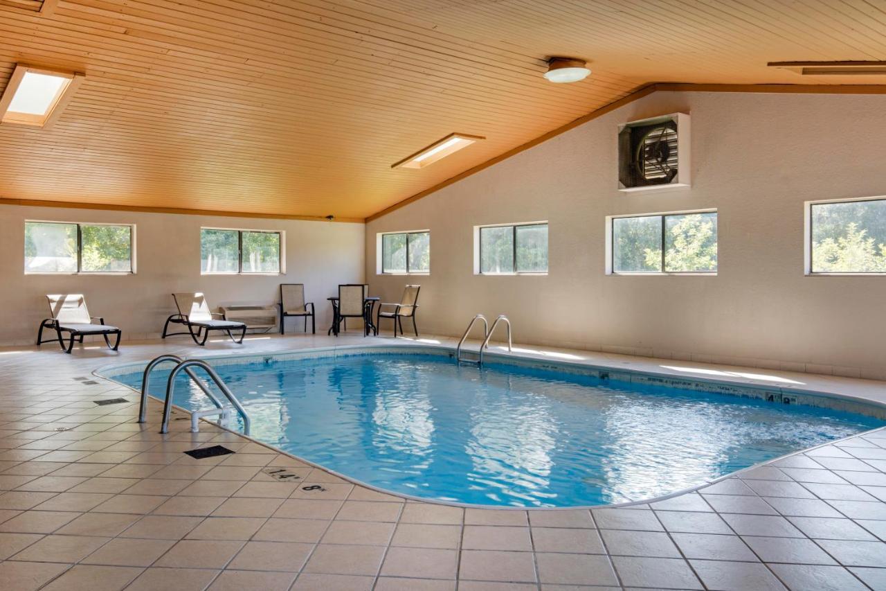 Quality Inn & Suites Metropolis I-24 Exteriör bild