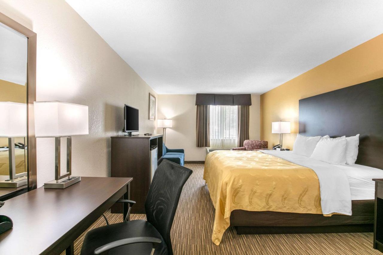 Quality Inn & Suites Metropolis I-24 Exteriör bild