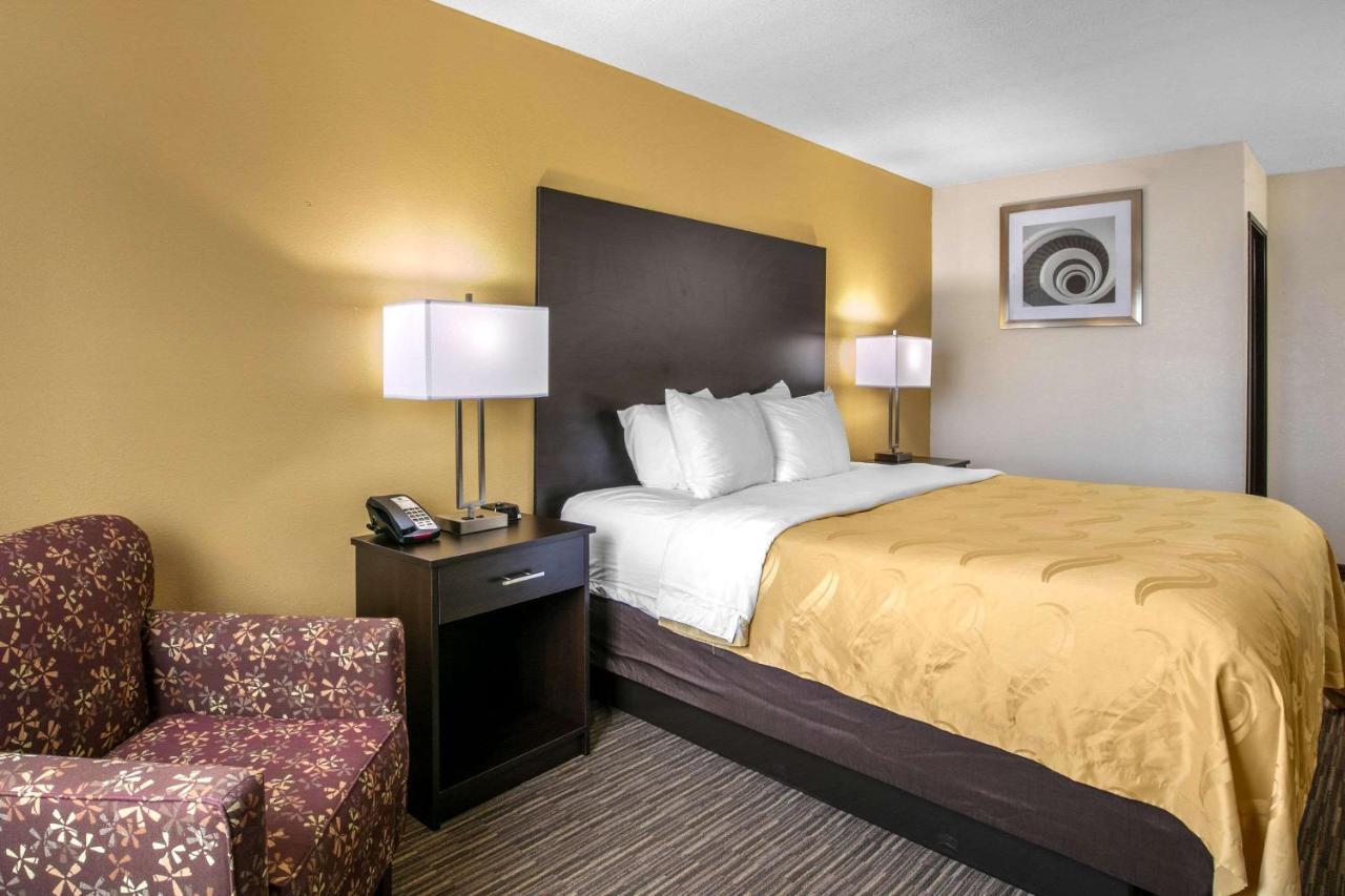 Quality Inn & Suites Metropolis I-24 Exteriör bild