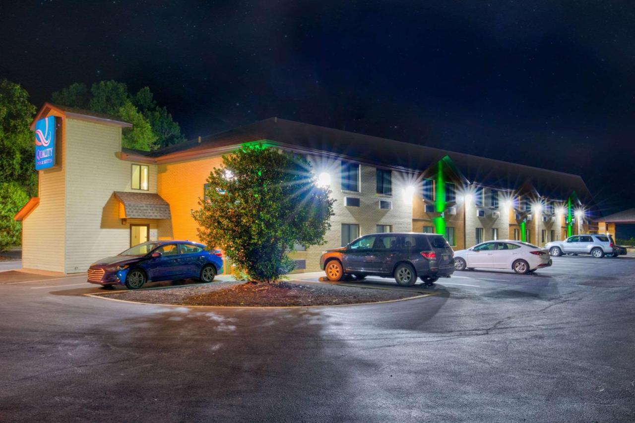 Quality Inn & Suites Metropolis I-24 Exteriör bild