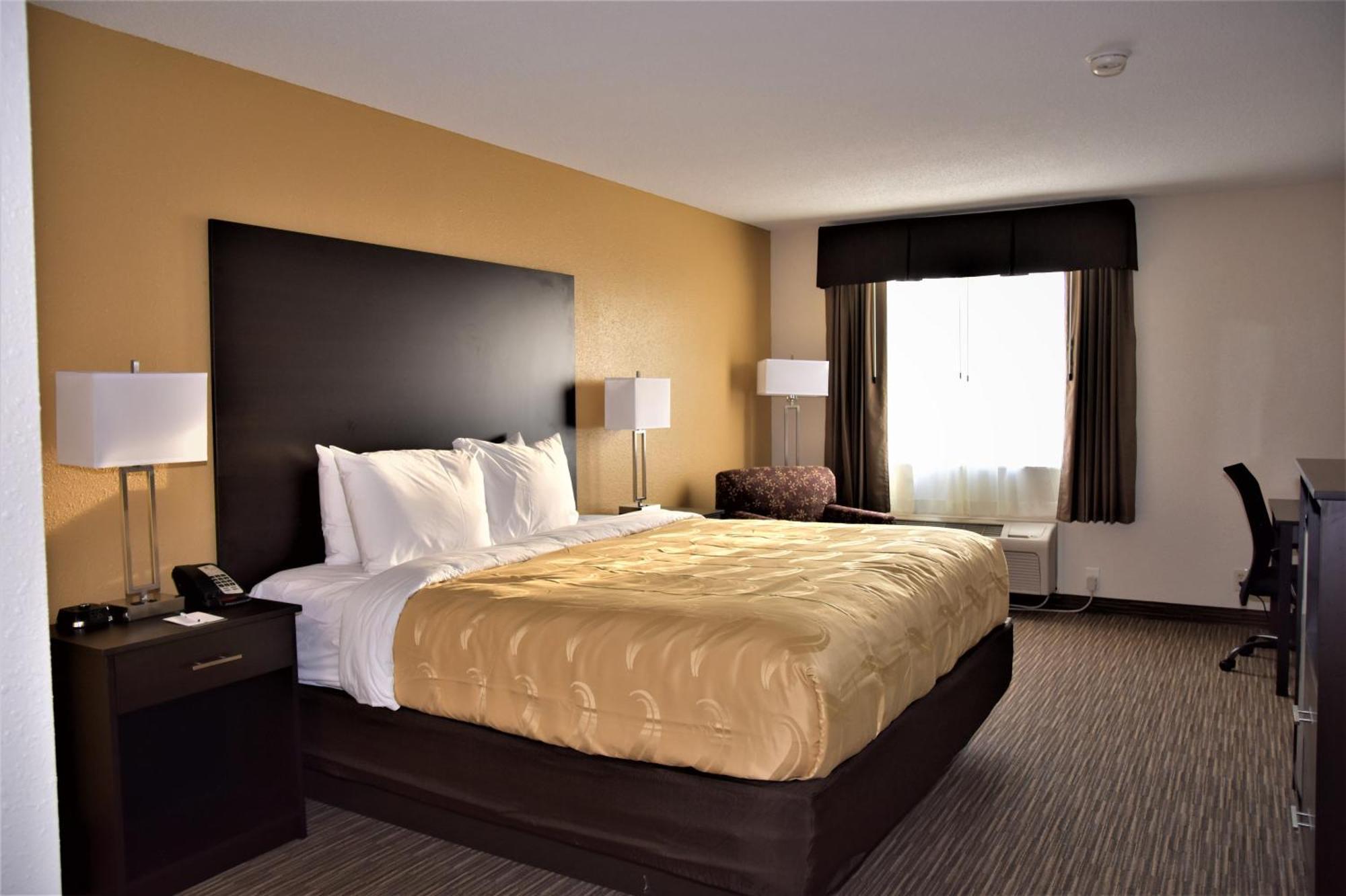 Quality Inn & Suites Metropolis I-24 Exteriör bild