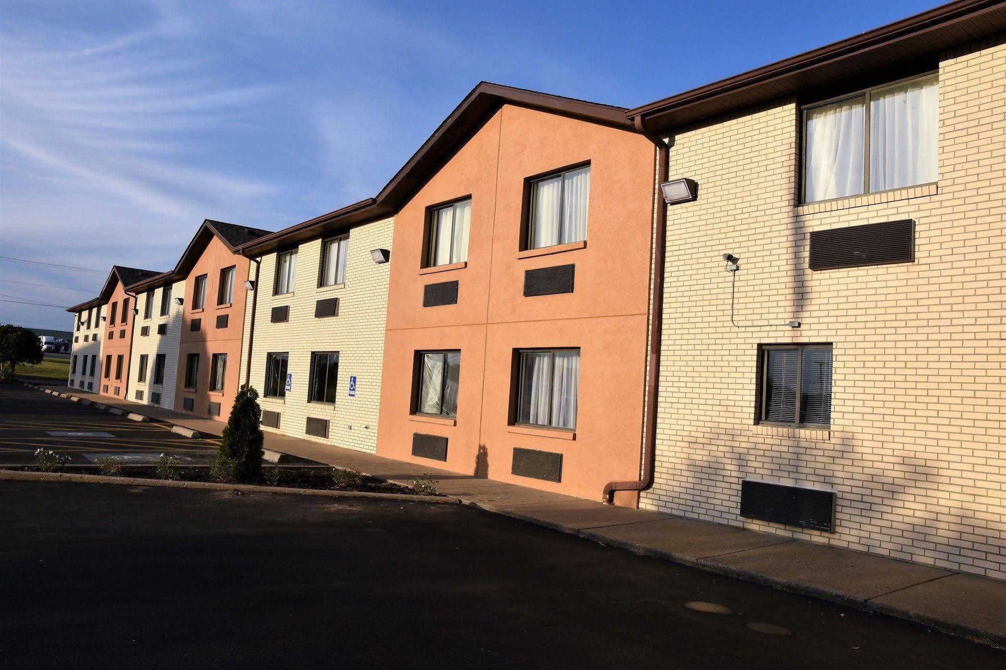 Quality Inn & Suites Metropolis I-24 Exteriör bild