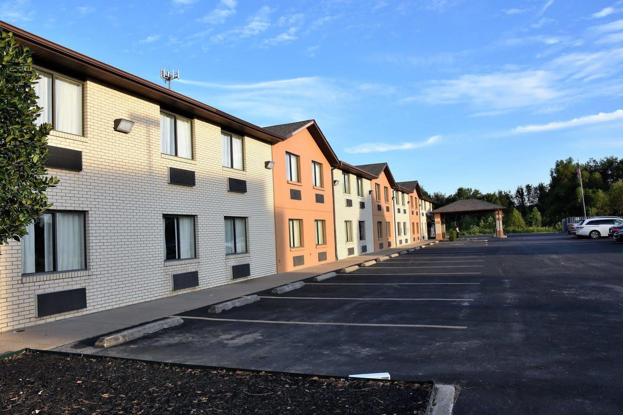 Quality Inn & Suites Metropolis I-24 Exteriör bild